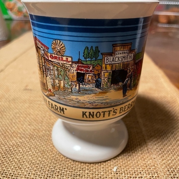 Knotts Berry Farm Collectible Mug - Picture 2 of 5